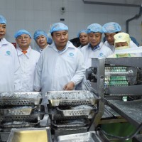 Thủ tướng thăm doanh nghiệp sản xuất tôm có “giấc mơ” 2 tỷ USD
