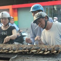 TP.HCM: Thị trường cá lóc nướng nhộn nhịp ngày vía Thần Tài