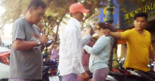 Vẫn ngang nhiên giữ xe giá 'chặt chém' tại trung tâm TP