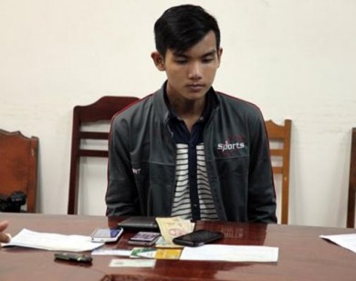 Quay lén 17 bạn nữ tắm để tống tiền, nam sinh 19 tuổi lĩnh án tù