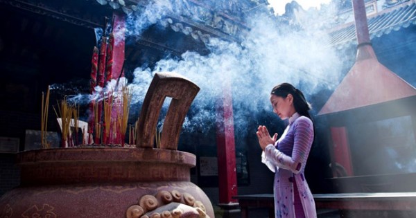 Văn khấn cầu bình an, tài lộc khi lễ chùa chuẩn nhất
