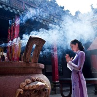 Văn khấn cầu bình an, tài lộc khi lễ chùa chuẩn nhất