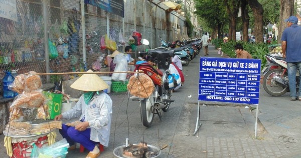 Đến nay quận 1 'đòi' được bao nhiêu vỉa hè cho người đi bộ?