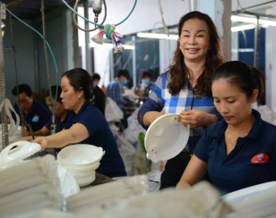 Cô bé bán chanh thành 'bà trùm' nồi cơm điện