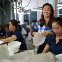 Cô bé bán chanh thành 'bà trùm' nồi cơm điện