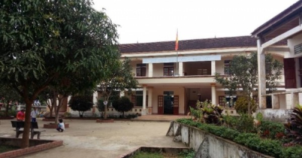 Giáo viên tiểu học dùng thước đánh 23 học sinh ngay tại lớp gây phẫn nộ