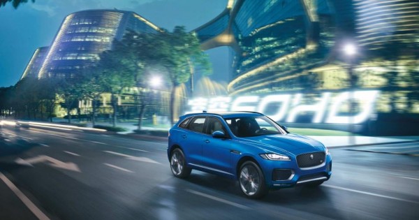 Xe SUV Jaguar F-Pace hoàn toàn mới có giá từ 3,59 tỷ đồng