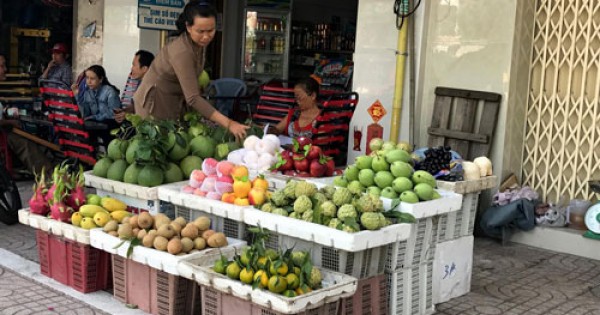 Cho thuê vỉa hè, nên hay không?