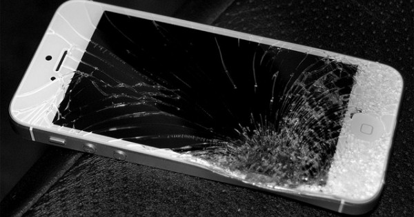 iPhone 8 sẽ khiến 15.000 công ty sửa chữa smartphone tại Mỹ mất việc như thế nào?