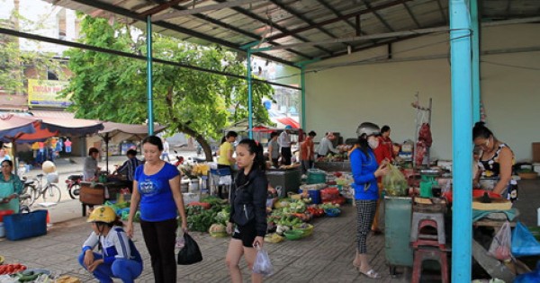 Ông Năm Hấp lấy đất nhà lập chợ, 'mời' bà con hàng rong Sài Gòn vào bán