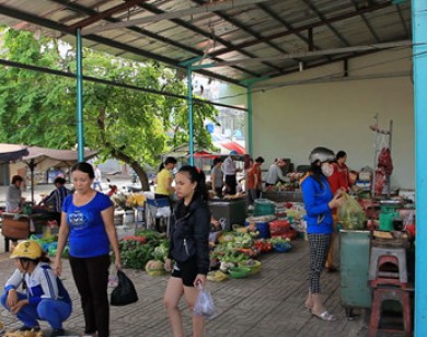 Ông Năm Hấp lấy đất nhà lập chợ, 'mời' bà con hàng rong Sài Gòn vào bán