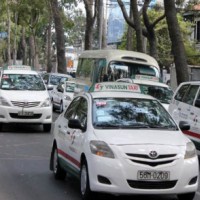 Bế tắc trước sự tăng trưởng của Uber Grab, cổ phiếu Vinasun phá đáy 3 năm