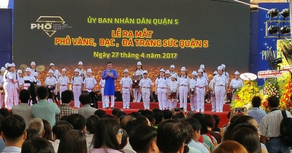 Ra mắt phố chuyên doanh Vàng, bạc, đá trang sức: Gìn giữ nét văn hóa nghề kim hoàn.