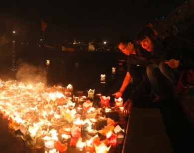 Đêm hoa đăng tri ân các anh hùng liệt sĩ tại Quảng Trị