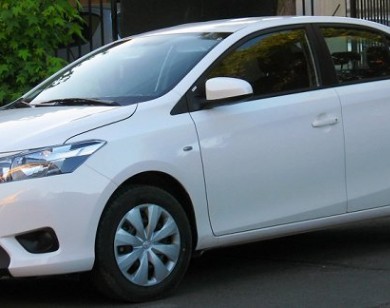 Ô tô Toyota đồng loạt giảm mạnh chưa từng có