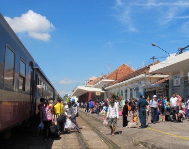 Tàu khách Nha Trang – Huế dành 1.000 vé giá 10.000 đồng