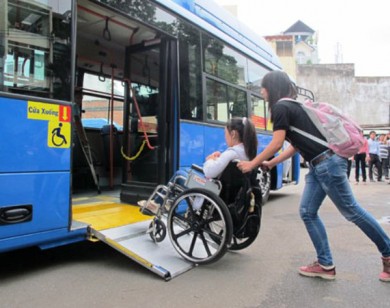 Người khuyết tật sẽ được thi bằng và lái xe ô tô