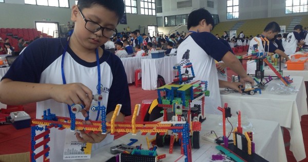 TP Hồ Chí Minh: 250 thí sinh tranh tài tại chung kết cuộc thi Robotacon 2017