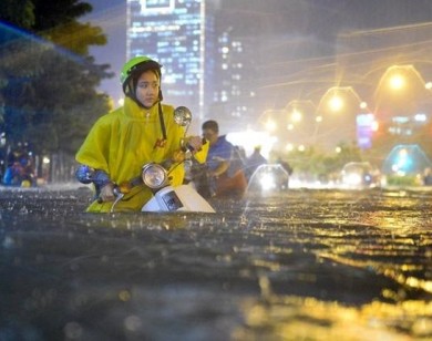 Dự báo thời tiết 27/5: Hà Nội nắng nóng, Sài Gòn mưa to