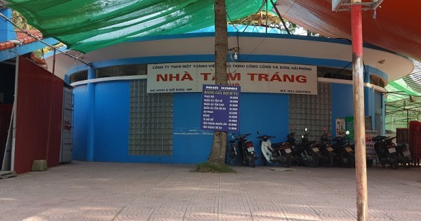 Hải Phòng: Nguyên giám đốc chiếm nhà vệ sinh công cộng để kinh doanh