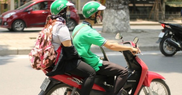 Grab, Uber nói gì khi bị Vinasun tuyên bố kiện tới cùng?