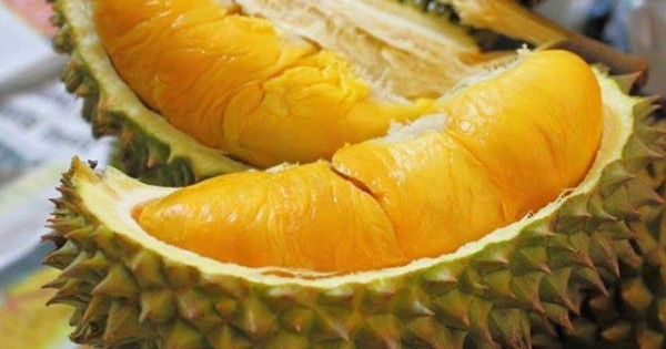 Giá sầu riêng cao ngất, ăn 1 quả mất đứt nửa triệu đồng