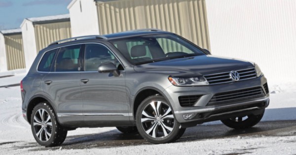 Siêu SUV bình dân VW Touareg giảm giá 260 triệu đồng ở Việt Nam