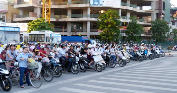 Triển khai chương trình truyền thông “Vì An toàn giao thông Thủ đô” năm 2017