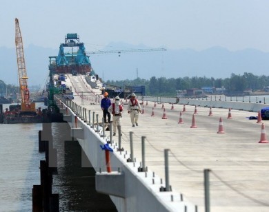 Bộ GTVT yêu cầu khắc phục sai sót cầu vượt biển dài nhất Việt Nam