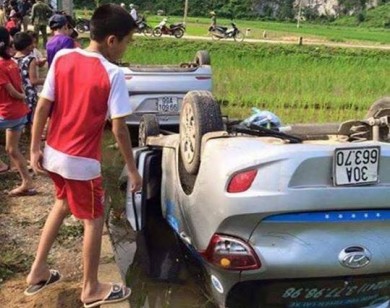 Công an Lạng Sơn thông tin vụ 2 ô tô bị dân lật ngửa