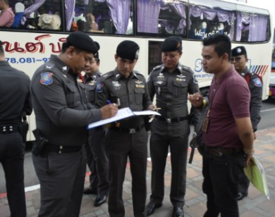 Đi du lịch Thái Lan: 17 du khách Việt Nam bị bỏ rơi, 2 hướng dẫn viên bị bắt giữ