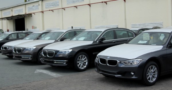 Hải quan cho phép chuyên gia BMW tiếp cận kiểm tra lô xe nằm tại cảng