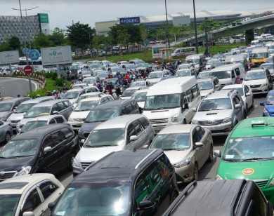 TP Hồ Chí Minh: Xe chạy rỗng 'thủ phạm' gây kẹt xe
