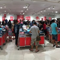 Loạt hàng hiệu giảm giá mạnh tại tuần lễ ‘Fashion super sale’