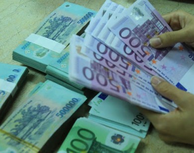 Tỷ giá ngoại tệ ngày 9/8: USD giảm sát đáy 15 tháng
