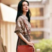 Cách diện chân váy cá tính như Dương Mịch