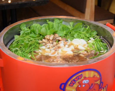 Lẩu bò ngon, lành - món ăn trứ danh của ẩm thực hẻm Sài Gòn