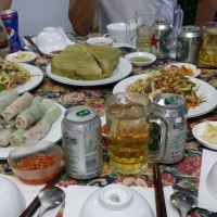 Uống nhiều bia rượu nên ăn uống ra sao?