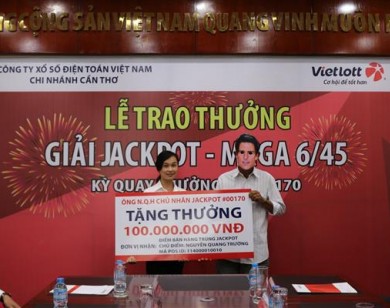 Người trúng Jackpot 20,1 tỷ đồng tặng điểm bán hàng 100 triệu đồng