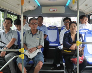 Miễn phí cho người 70 tuổi trở lên đi xe buýt