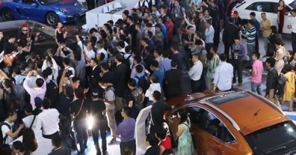 Hồi phục nhẹ, nhập khẩu ôtô vẫn chờ… 2018