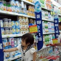 Hà Nội kiểm soát nghiêm đăng ký, quản lý giá sữa cho trẻ em dưới 6 tuổi