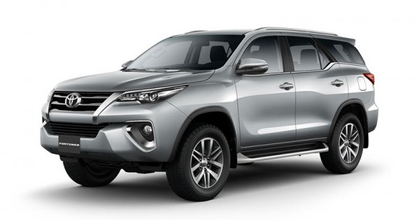 Đến lượt Toyota Fortuner xuống giá "không chịu được nhiệt" 