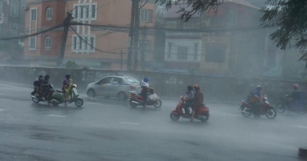 Dự báo thời tiết ngày 7/9: Bão số 9, Hà Nội mưa dông, đề phòng gió giật