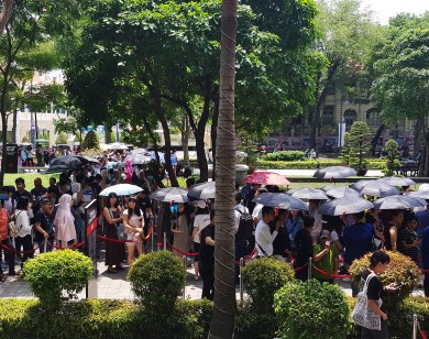 Xếp hàng rồng rắn ngày khai trương cửa hàng H&M tại TP Hồ Chí Minh