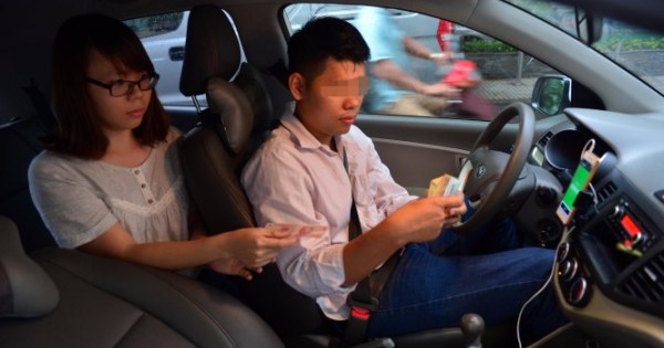 TP.HCM đề xuất quản lý Grab, Uber như 'taxi kiểu mới'