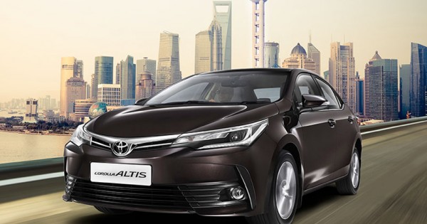 Altis 2017 giá tới 936 triệu - nâng cấp để đấu Mazda3 tại Việt Nam