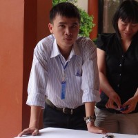 Bỏ chức trưởng phòng về bán gà nướng: Nhiều người mắng 'bị điên'