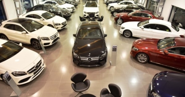 Doanh thu của đại lý xe Mercedes – Benz đến từ nguồn nào?
