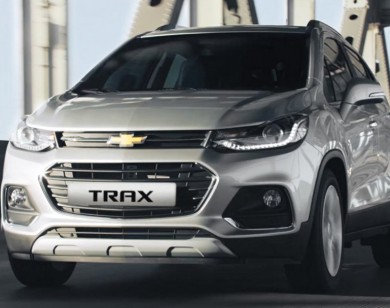 SUV giảm 100 triệu: Ô tô nhỏ đi phố dìm giá xuống đáy